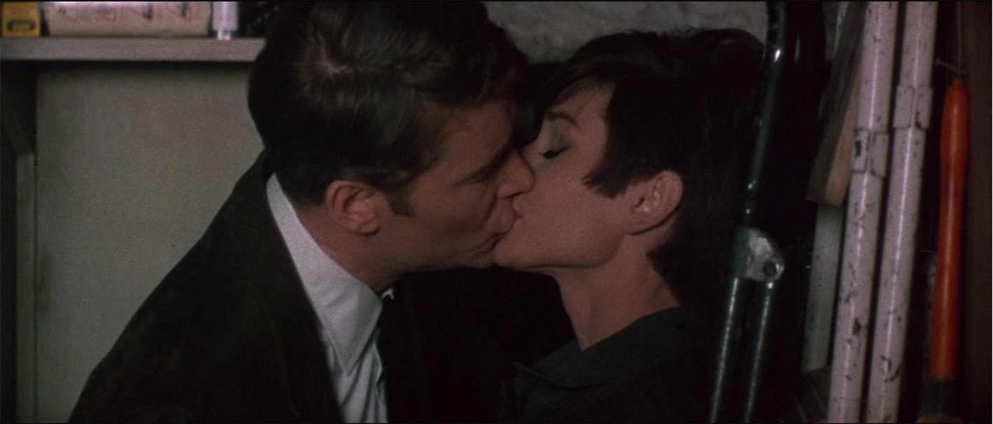 1966《偷龙转凤》.mkv_20250108_115533.396.png 1966《偷龙转凤》.mkv_20250108_115533.396.png