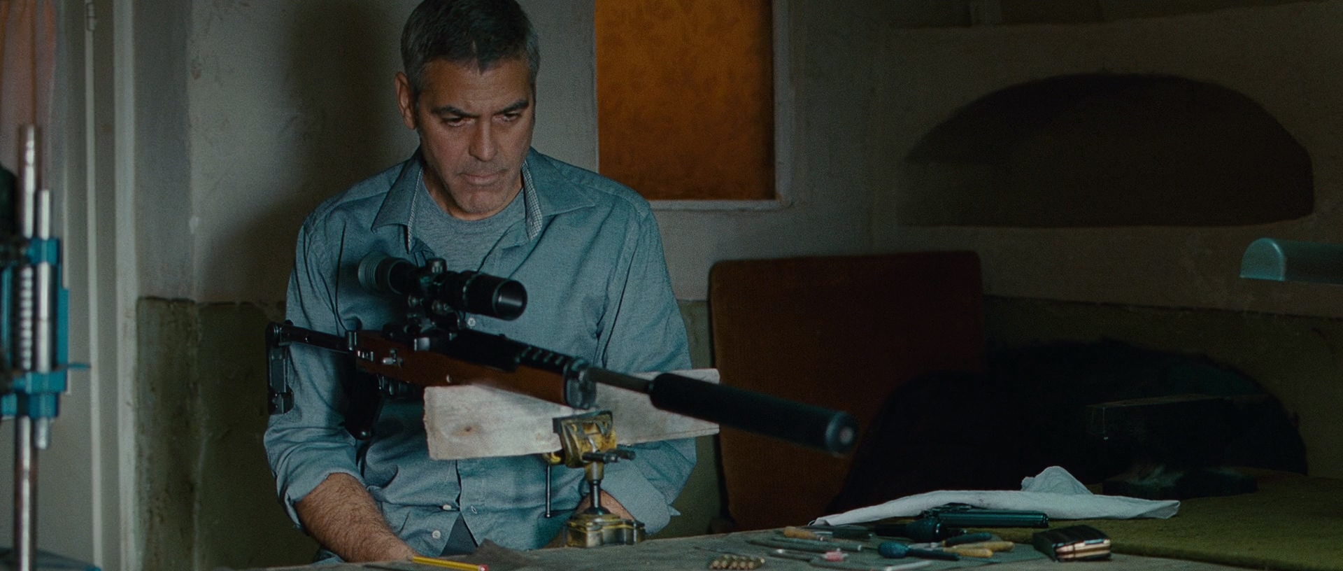 The.American.2010.1080p.BluRay.x264.DTS-QuickIO.mkv_20250408_231002.229.jpg