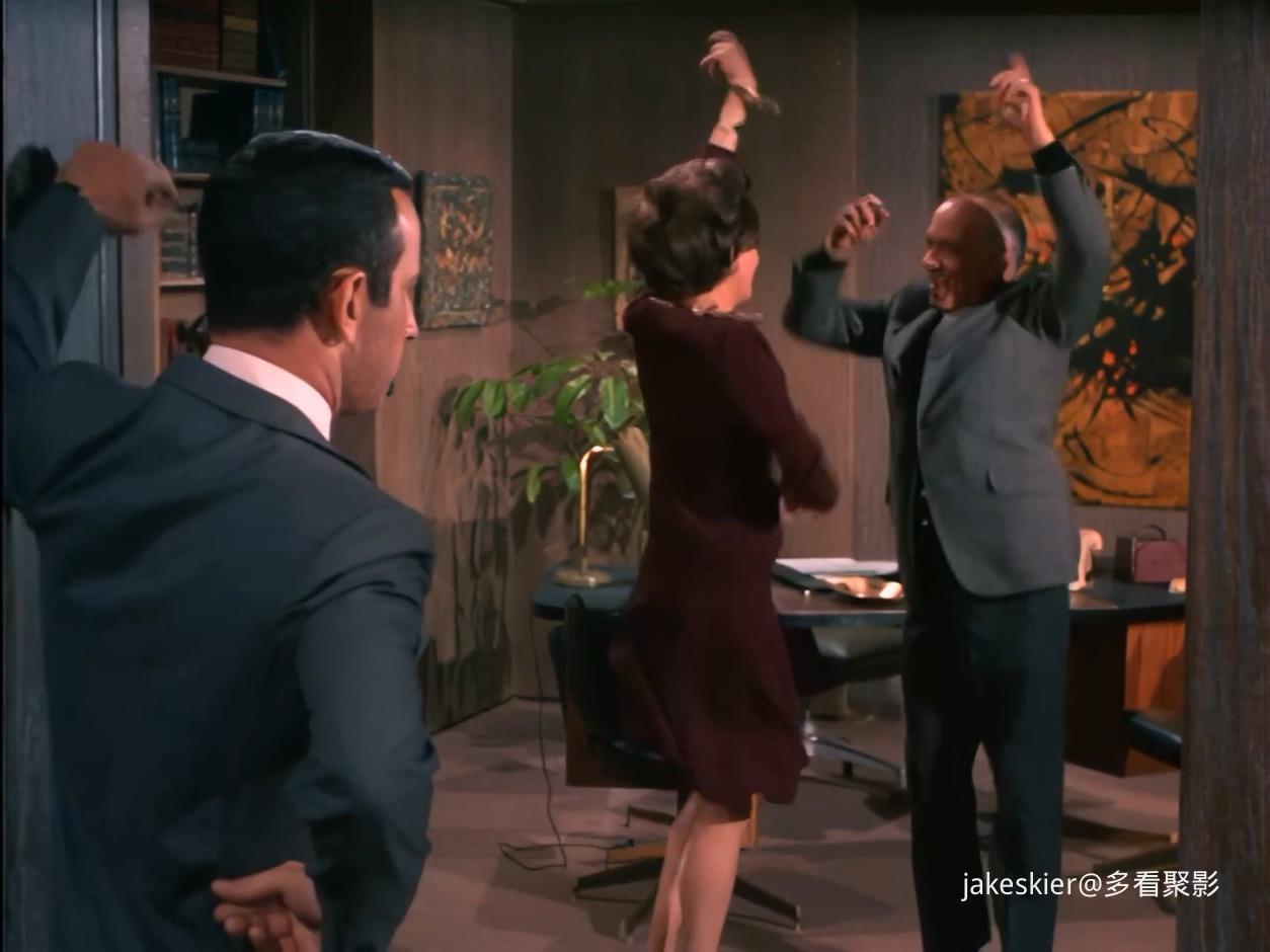 妙探史马特01 - Diplomat's Daughter.mkv_20251112_225208.786.jpg