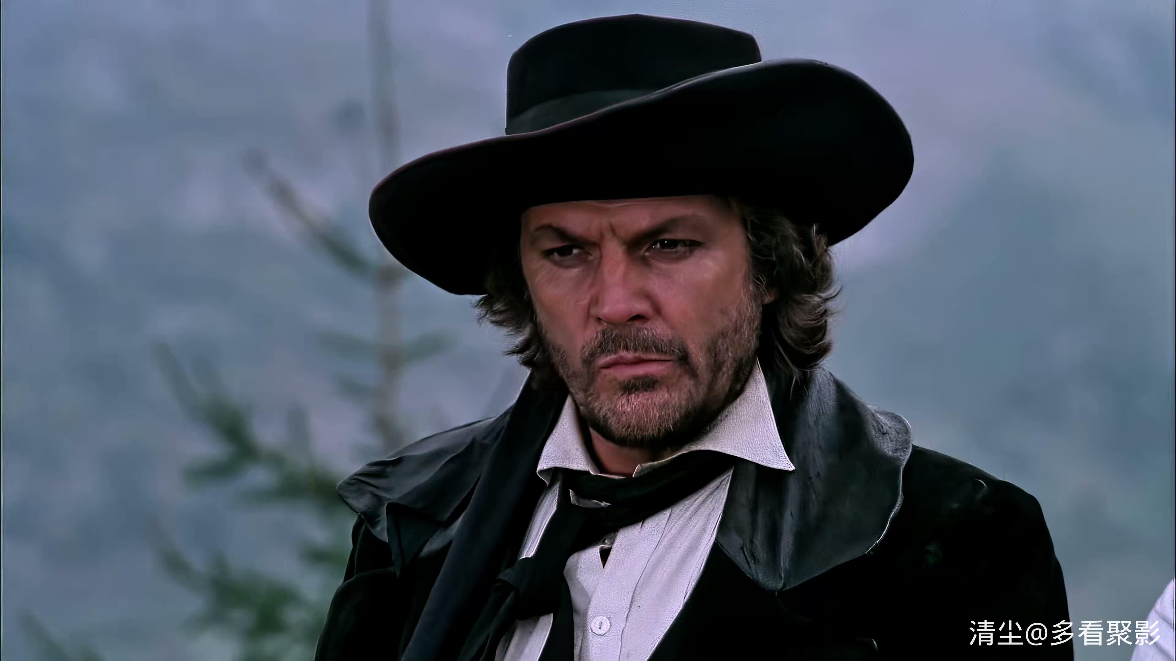 1986 蓝宝石项链 Colierul de turcoaze.mp4_20260423_164116.584.jpg