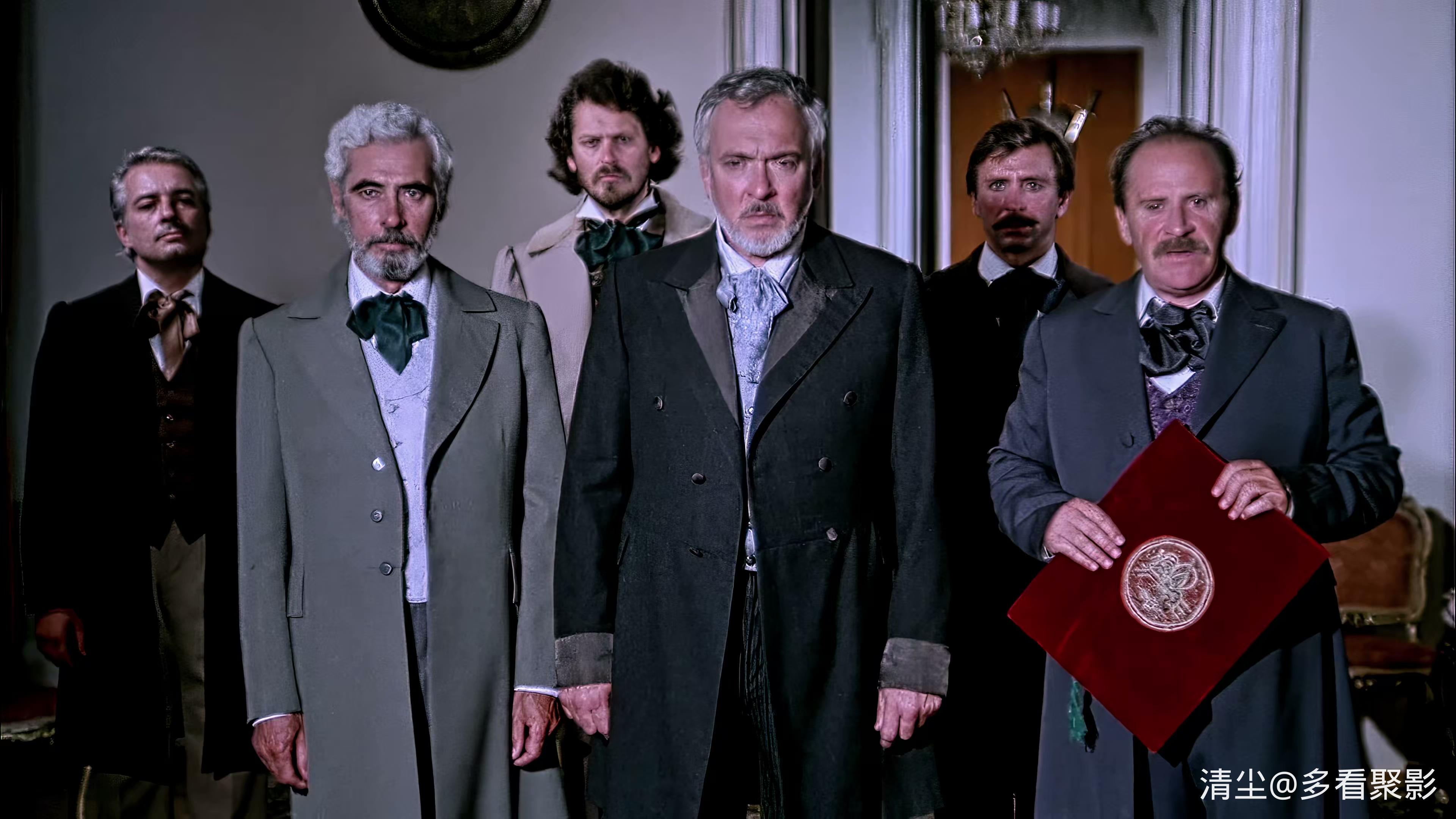 1986 蓝宝石项链 Colierul de turcoaze.mp4_20260423_164139.473.jpg