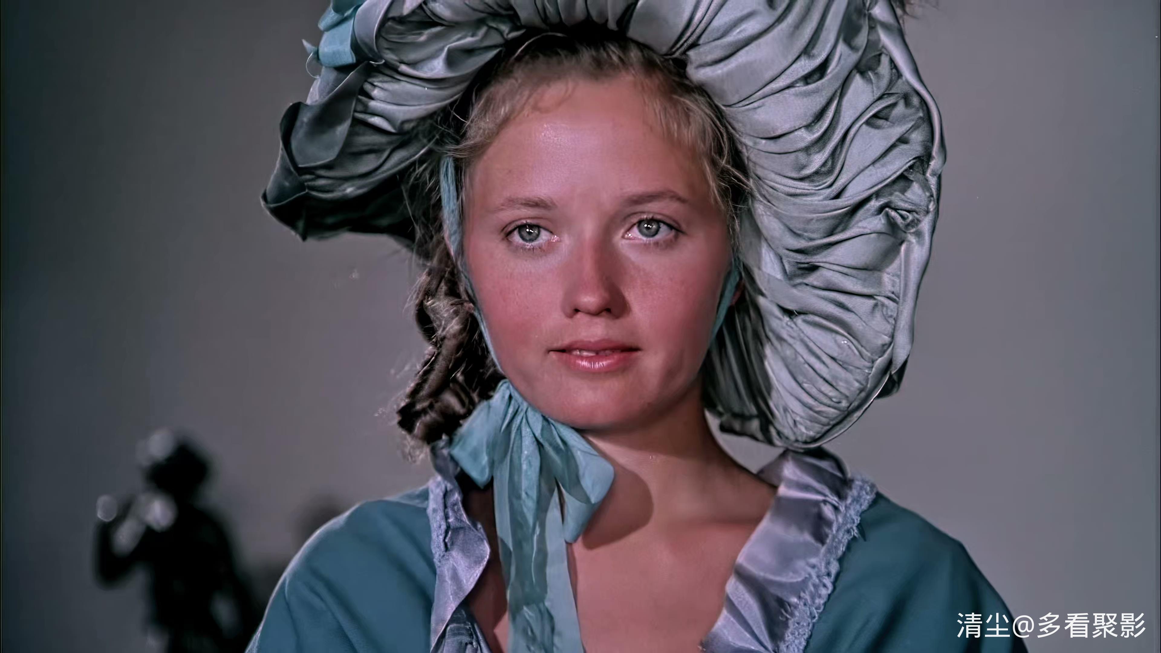 1986 蓝宝石项链 Colierul de turcoaze.mp4_20260423_164555.227.jpg